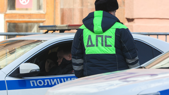 В Краснодаре полицейский-автохам наехал на ногу пенсионеру. И лишился крыши