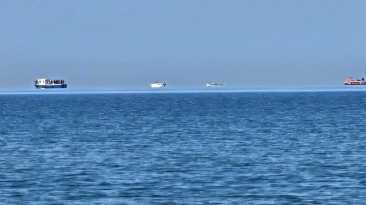 Парили над морем: у берегов Анапы заметили летающие корабли