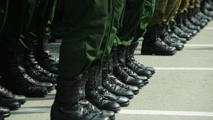 Петербургские приставы приостановили более 5 тысяч производств в отношении участников СВО