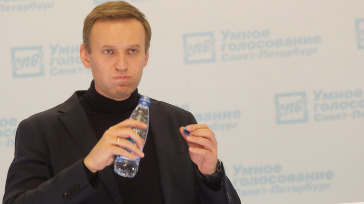 Предпочёл скрыться за границей и бросил свою сетку-секту: Соловьёв по пунктам объяснил, почему Навальный не революционер