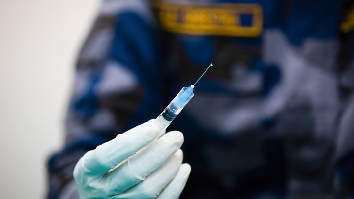 Вакцина предотвращает смерть и...: На Западе сменили тон и похвалили Спутник V