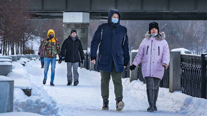 Либо трусы надень...: Мясников призвал заменить маски другим способом защиты от COVID-19