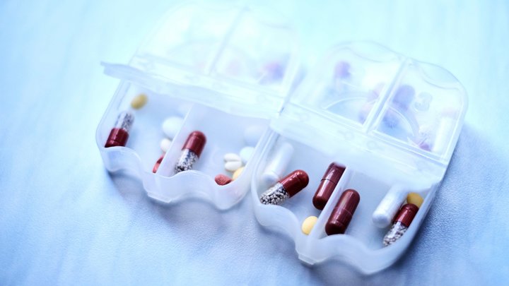 Чем категорически нельзя запивать лекарства. Доктор Мясников дал ответ