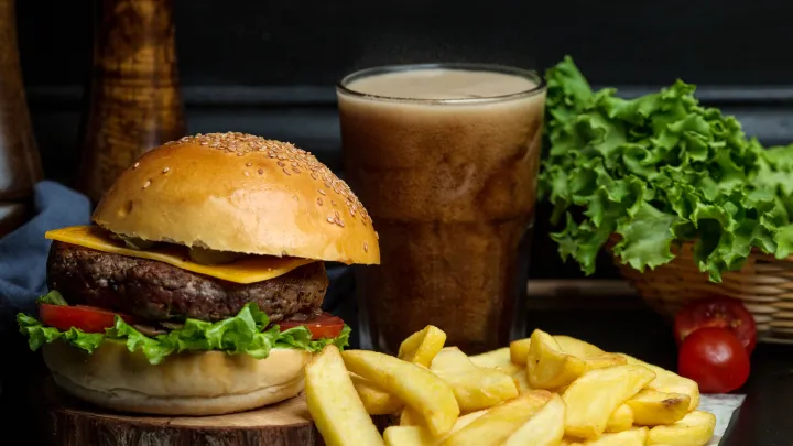 Суп вместо бургера: как медсестра распознала рак у отца