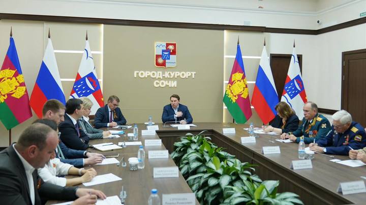 После скандала с отсутствием символики к 9 Мая на Красной поляне отреагировали власти Сочи