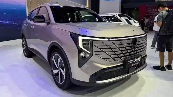 Changan CS55 Plus: новый кроссовер за 1 миллион, расход 3,98 литра на 100 км