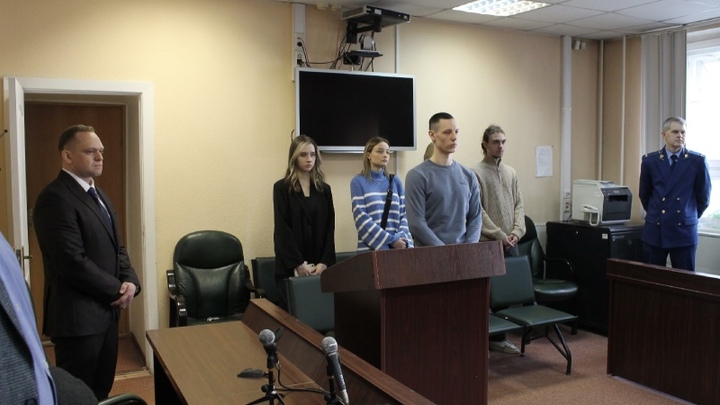 В Новосибирске адвокат пойдёт под суд за разглашение данных следствия об убийстве на пляже Бумеранг