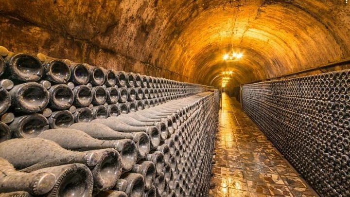 Абрау-Дюрсо продала винодельню во Франции