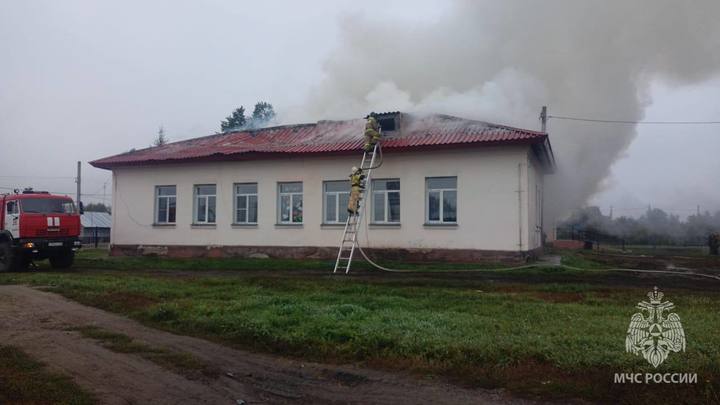 Здание сельсовета загорелось в Искитимском районе Новосибирской области