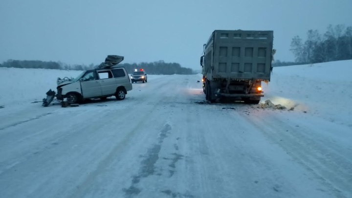 В Маслянинском районе Новосибирской области женщина погибла в ДТП с большегрузом
