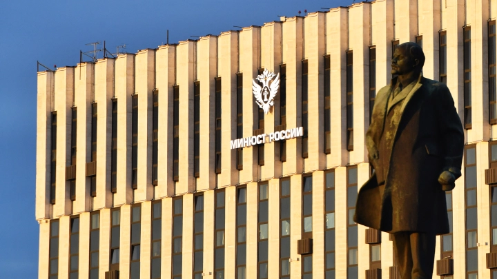 Министерство юстиции включило в список иноагентов блогера и публициста Несмияна*