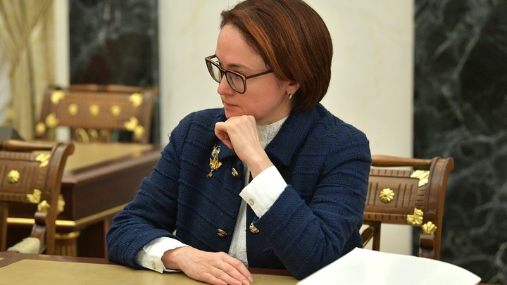 Нефть дорожает, но рубль пробивает новое дно: О чём молчит Набиуллина?