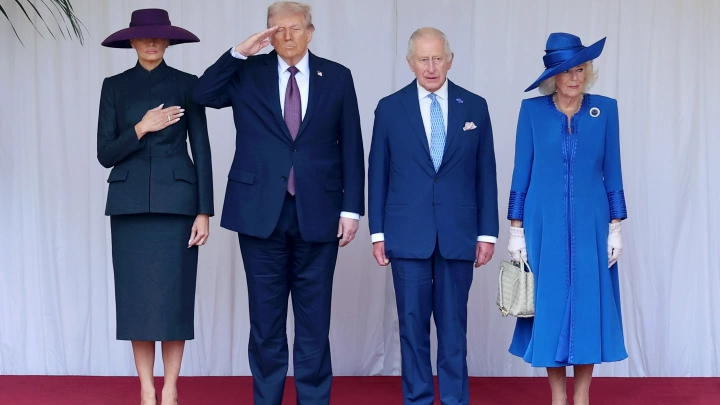 Эксперт по чтению по губам раскрыл слова Трампа Мелании по прибытии в Лондон