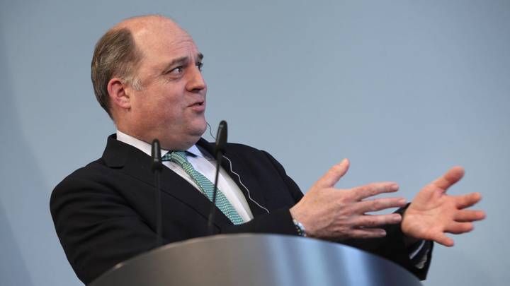 Агент 006 бесславно ушёл: Захарова назвала последний подарок Уоллеса Украине