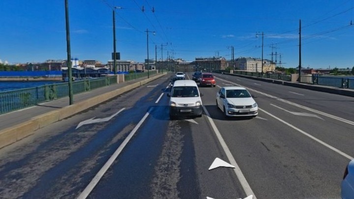 Биржевой мост в Петербурге закрывают на год из-за капитального ремонта