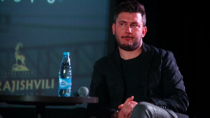 Зарабатывает в России, хотя в розыске. Худякова возмутило положение предателя Глуховского*