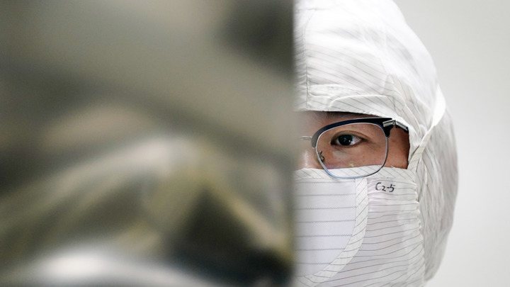 Тесный контакт: В Китае открыли неожиданный способ передачи коронавируса