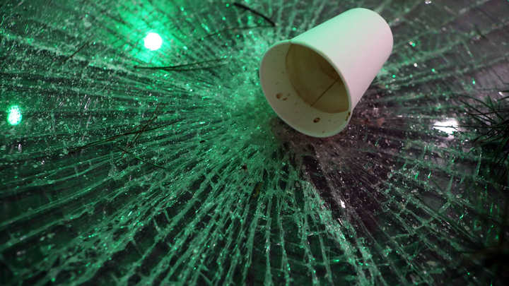 Тряслись шкафы, плясала посуда: В Краснодаре люди бежали из зданий из-за землетрясения