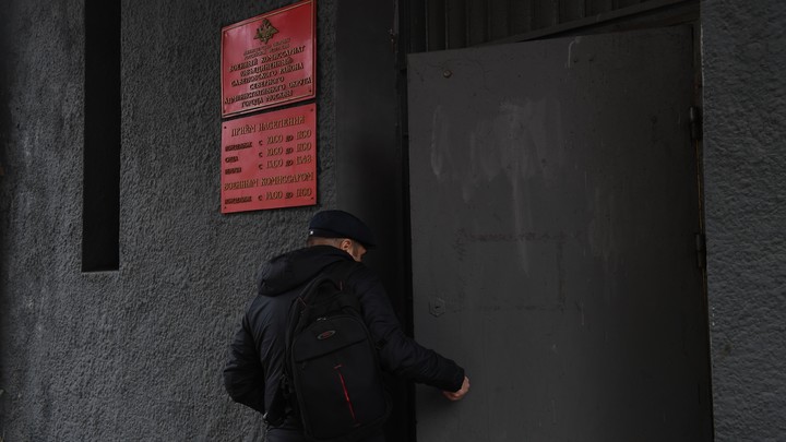 Песков назвал причину увеличения численности русской армии