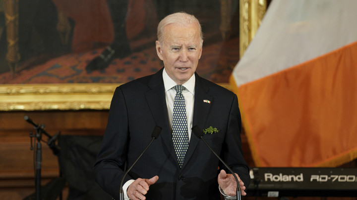 Дешёвая пропаганда: Читатели Exxpress обрушились с критикой на Байдена за поддержку МУС