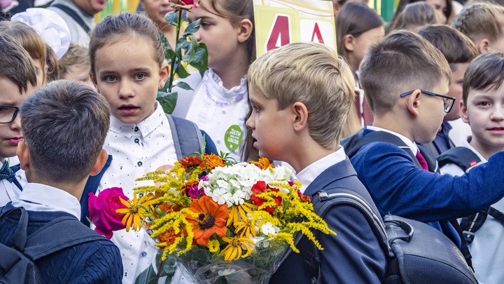 В Минтруда Новосибирской области рассказали о выплатах семьям со школьниками