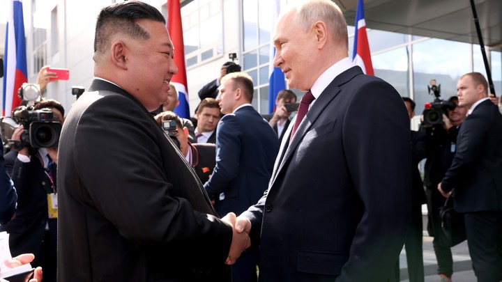 Путин угостил Ким Чен Ына пельменями с камчатским крабом и таёжной брусникой