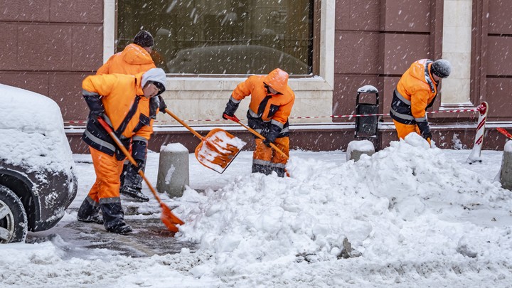 Врио главы Новосибирска Олег Клемешов поручил улучшить уборку дворов