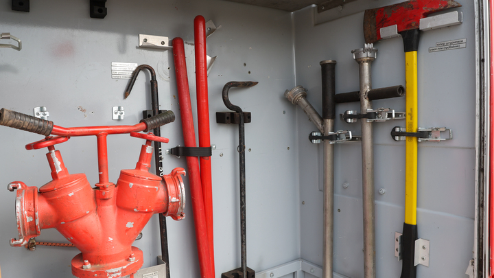 Во Владикавказе прогремел взрыв в ТЦ, погибла женщина. Мощный пожар. Есть угроза обрушения