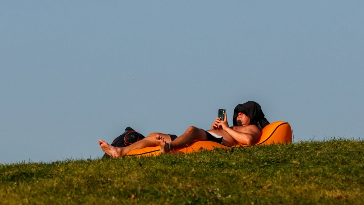 Эксперт Дударев назвал два самых выгодных месяца для отпуска в 2025 году