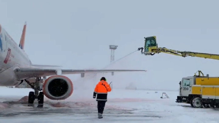 В аэропорту Краснодар продлили ограничения на прилет и вылет до 17:00