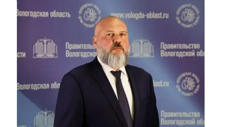 Дрался стулом в Петербурге: Замгубернатора Вологодский области ушел в отставку