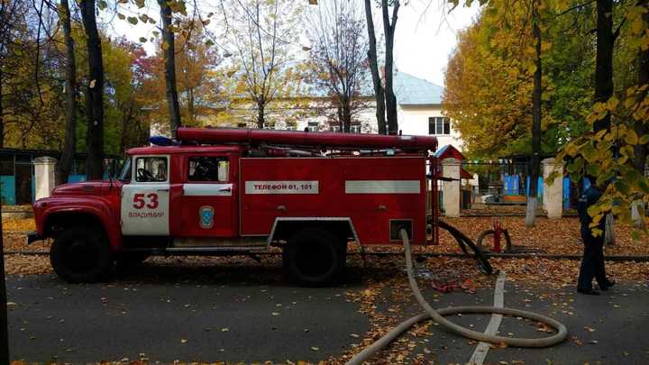 Владимирские пожарные спасли пять человек, которые чуть не задохнулись дымом