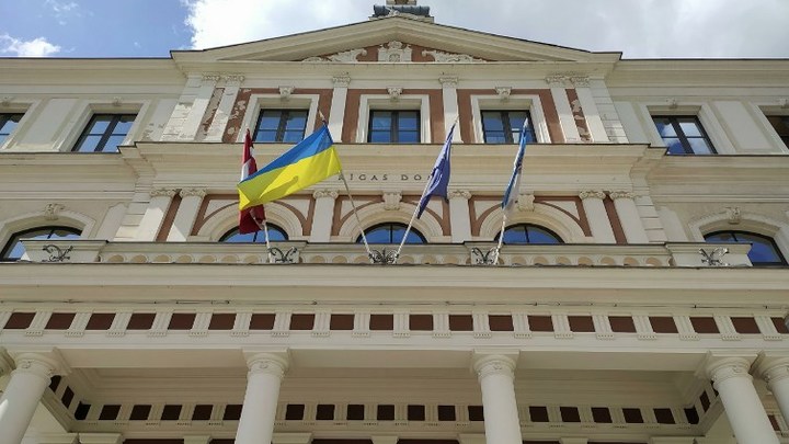 Помощь Киеву разворовывается: Экс-премьер Украины назвал неприглядную правду о поставках Запада