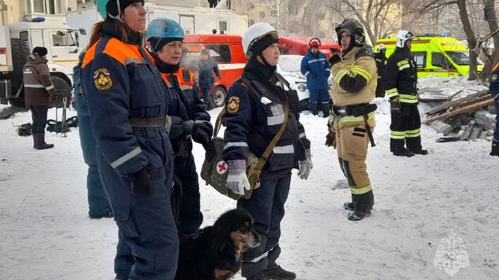 Жители Новосибирска помогли одеться мигранту из дома на Линейной