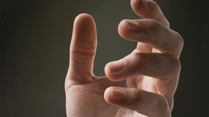 В Краснодаре хирурги спасли палец 19-летнему парню