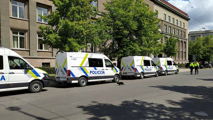 Полиция Латвии устроила массовую рассылку штрафов за поздравления с Днём Победы в соцсетях