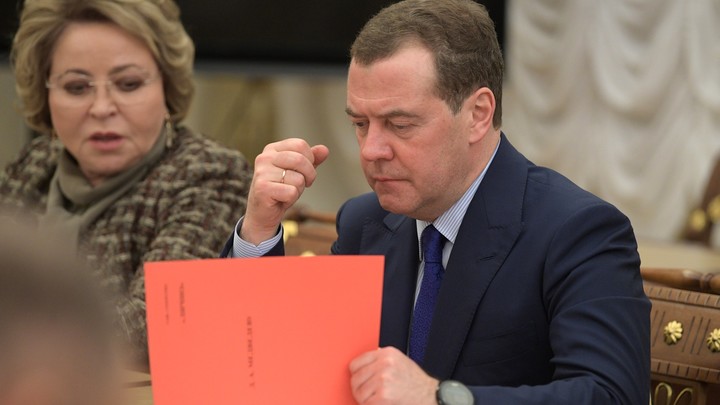 Судьи МУС раздухарились напрасно: Медведев заявил про обрушение системы международного права