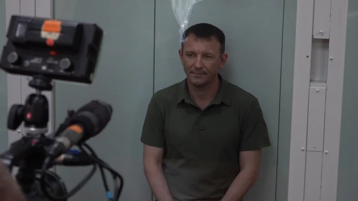 Журналисты вернули генеральские погоны Ивану Попову. Сразу после приговора экс-командарму прозвучало: Спасибо, ребята