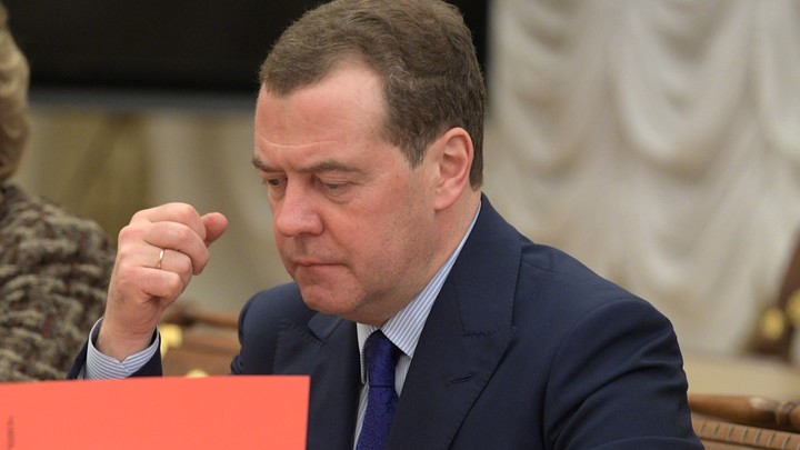 Медведев: Украина напичкана передовыми видами вооружений