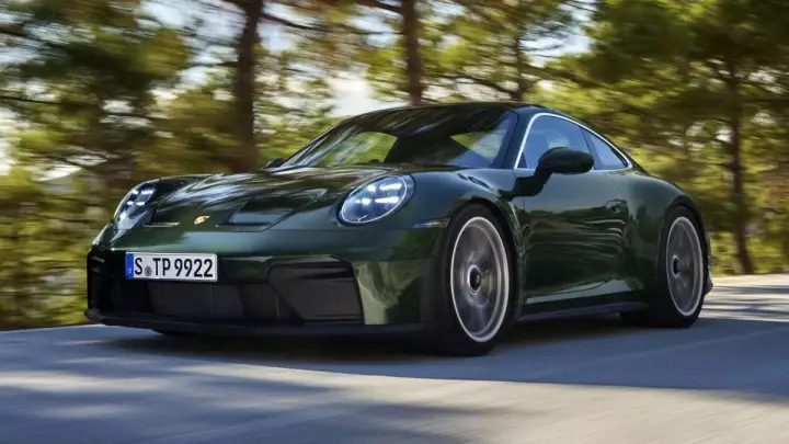 Во Франции зафиксировали рекорд по превышению скорости: водитель управлял Porsche
