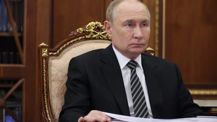Железные нервы: Как Путин одним равнодушием разнес в клочья американский спектакль с истребителями на Аляске