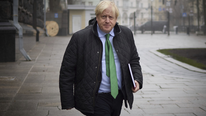 Какого чёрта ждёт Запад?!: Вогнавший британцев в нищету Джонсон потребовал отдать всё Киеву