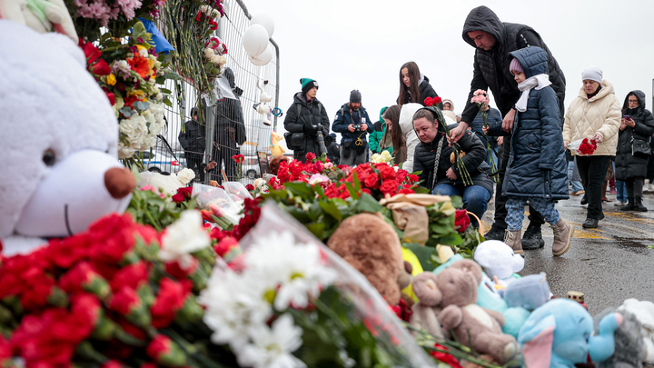 Звёзды со скорбными лицами. Большая трагедия показала, кто есть кто