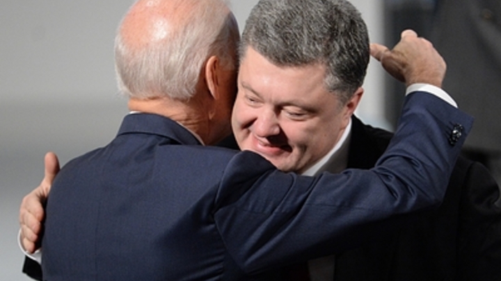 Политолог считает Порошенко мишенью для Байдена: Американцы своих союзников не ценят