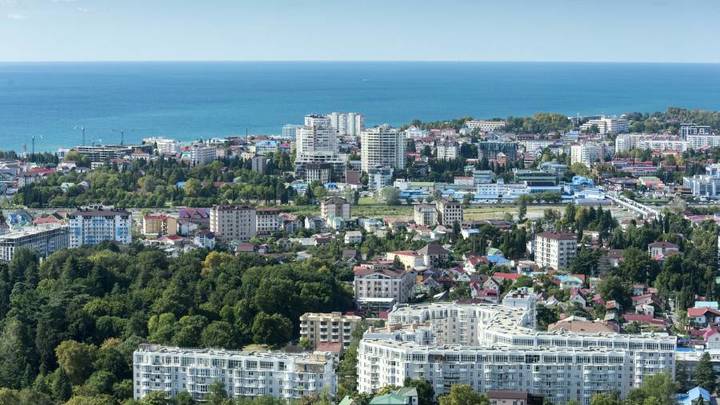 Сочи вошёл в ТОП-городов России по числу квартир дороже 100 млн рублей