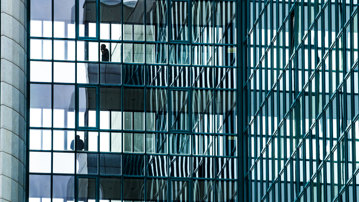 Нерабочая неделя получила новые финансовые оговорки от Минтруда. Сайт сразу завис