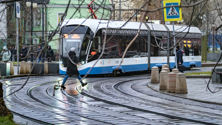 В Краснодаре первый трамвай проехал по новой линии на улице Московской