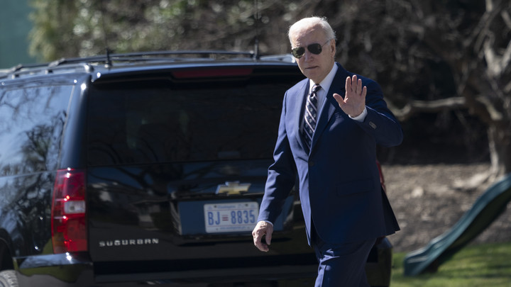 Имя будущего президента назвал Байден. Это Трамп