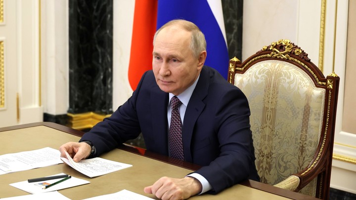 Путин не будет поздравлять лидеров недружественных стран с Новым годом