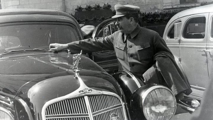 Арестович заявил, что Сталин и Советская армия не освобождали Украину, а завоёвывали